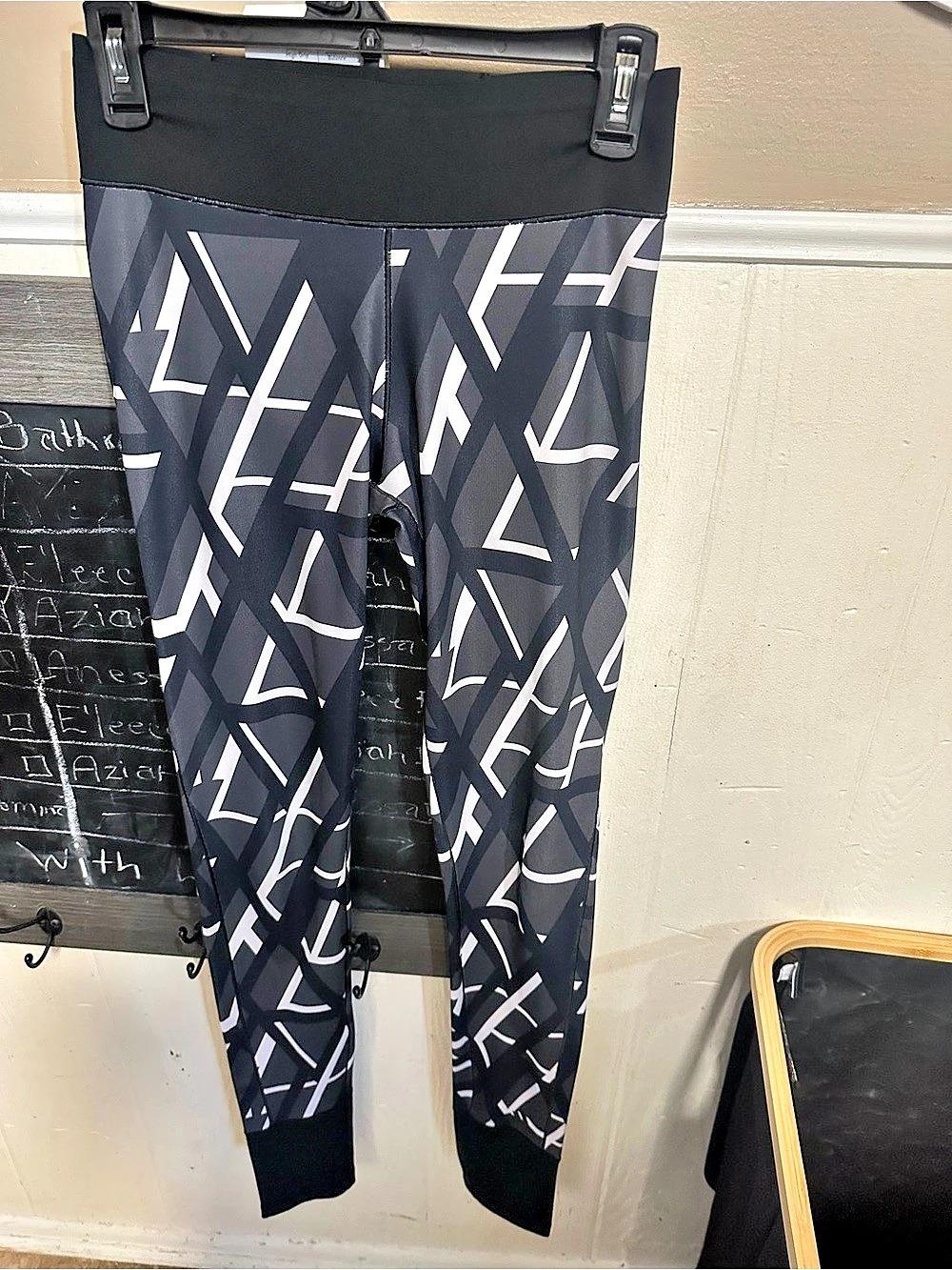 adidas Women'Small Geometric Leggings Size Small Like New